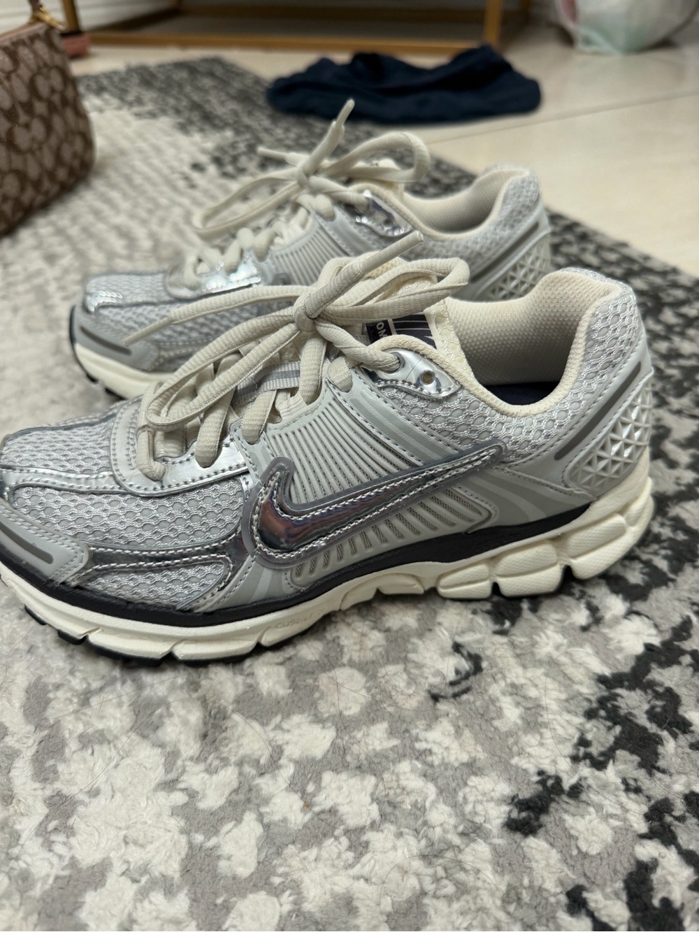 Nike Women's Zoom Vomero 5